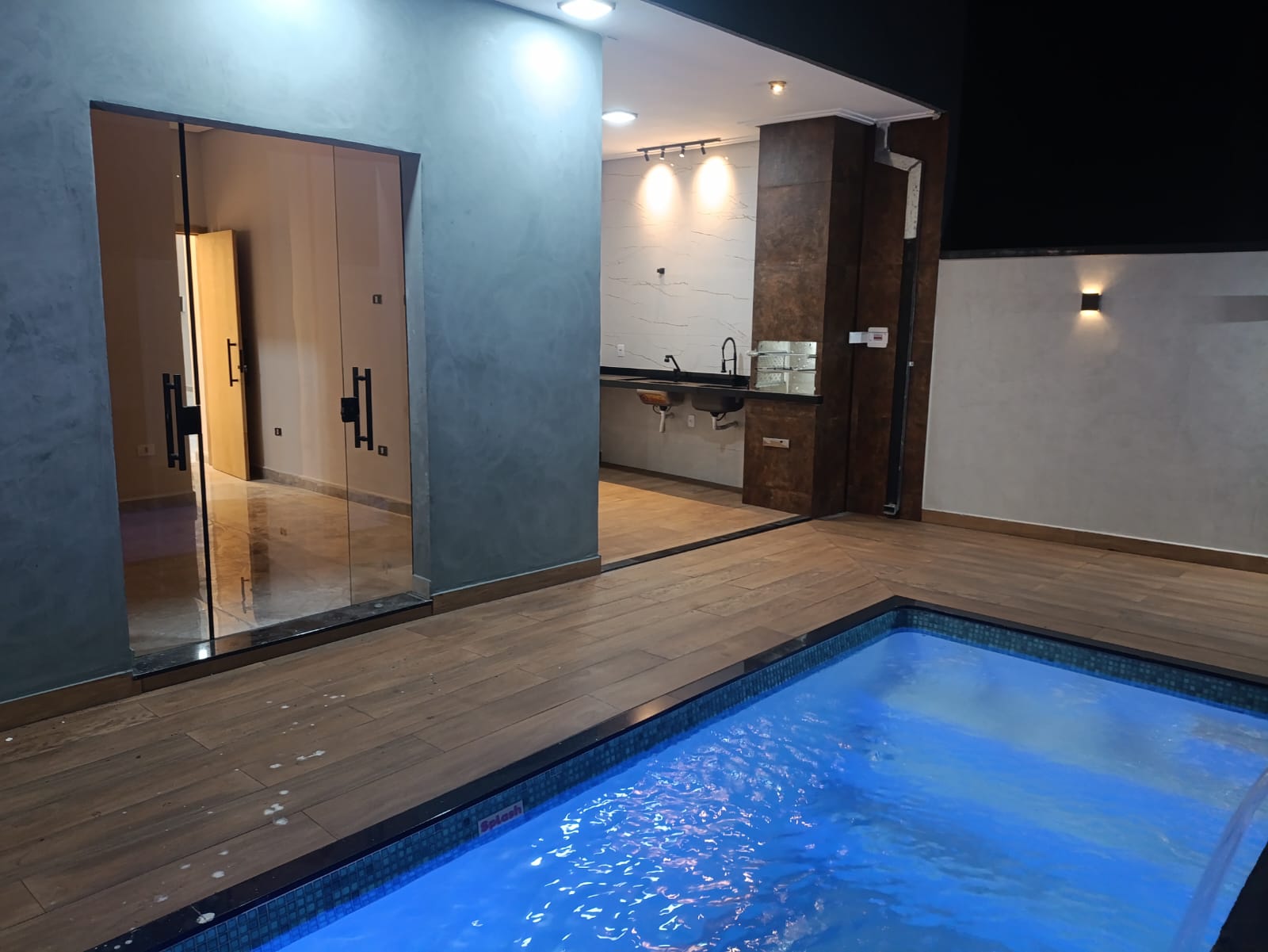Casa de 3 quartos com piscina e quintal no Flamboyant
